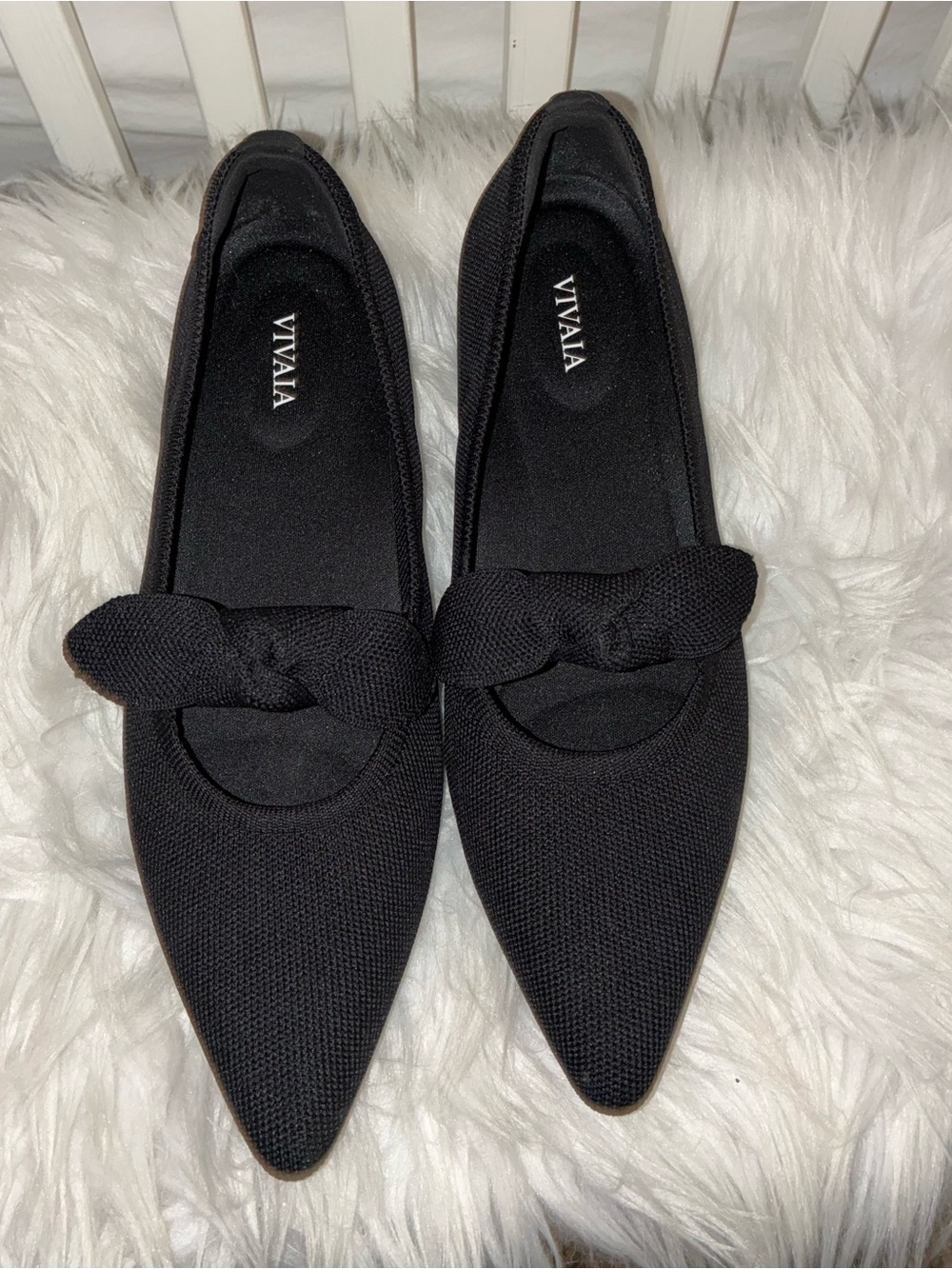 Like New Vivaia Pointed-Toe Bow Flats (Addriane) Sz 9 (40) - Picture 3 of 5